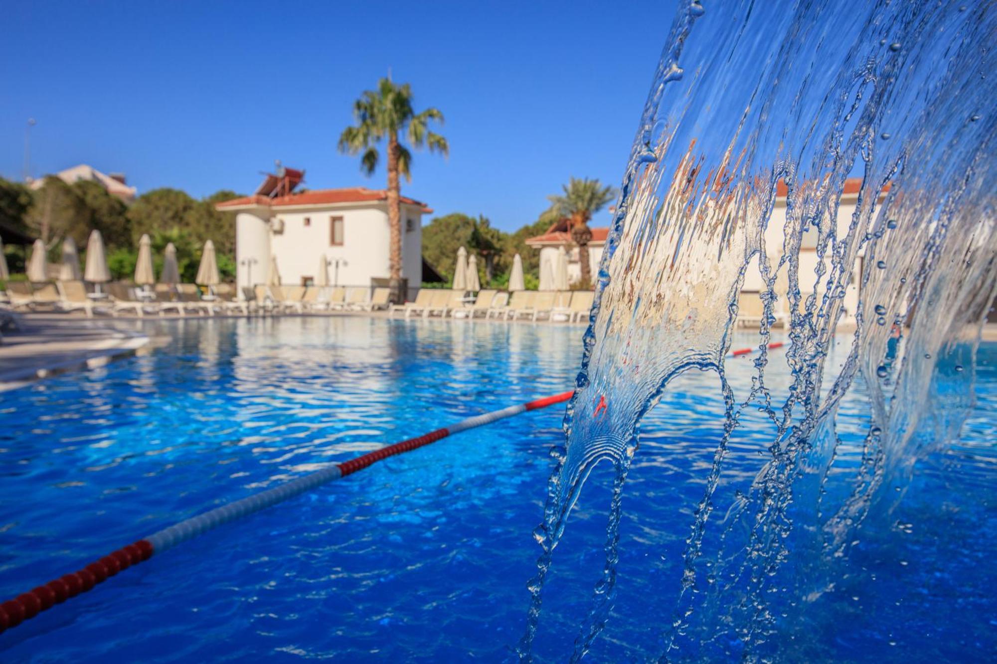 Orka World Hotel & Aquapark Ölüdeniz Extérieur photo