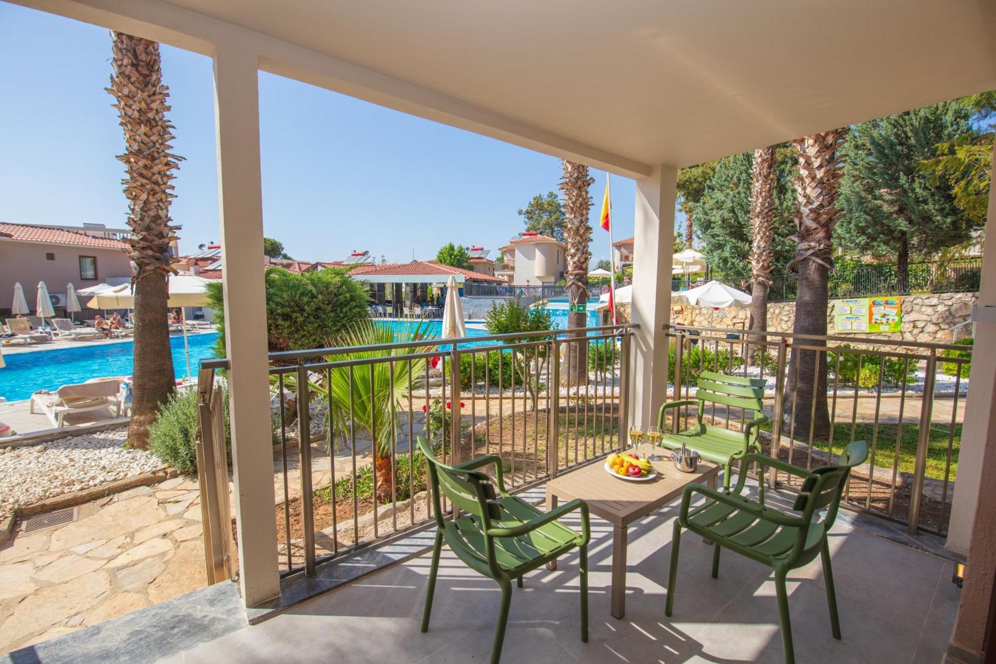 Orka World Hotel & Aquapark Ölüdeniz Extérieur photo
