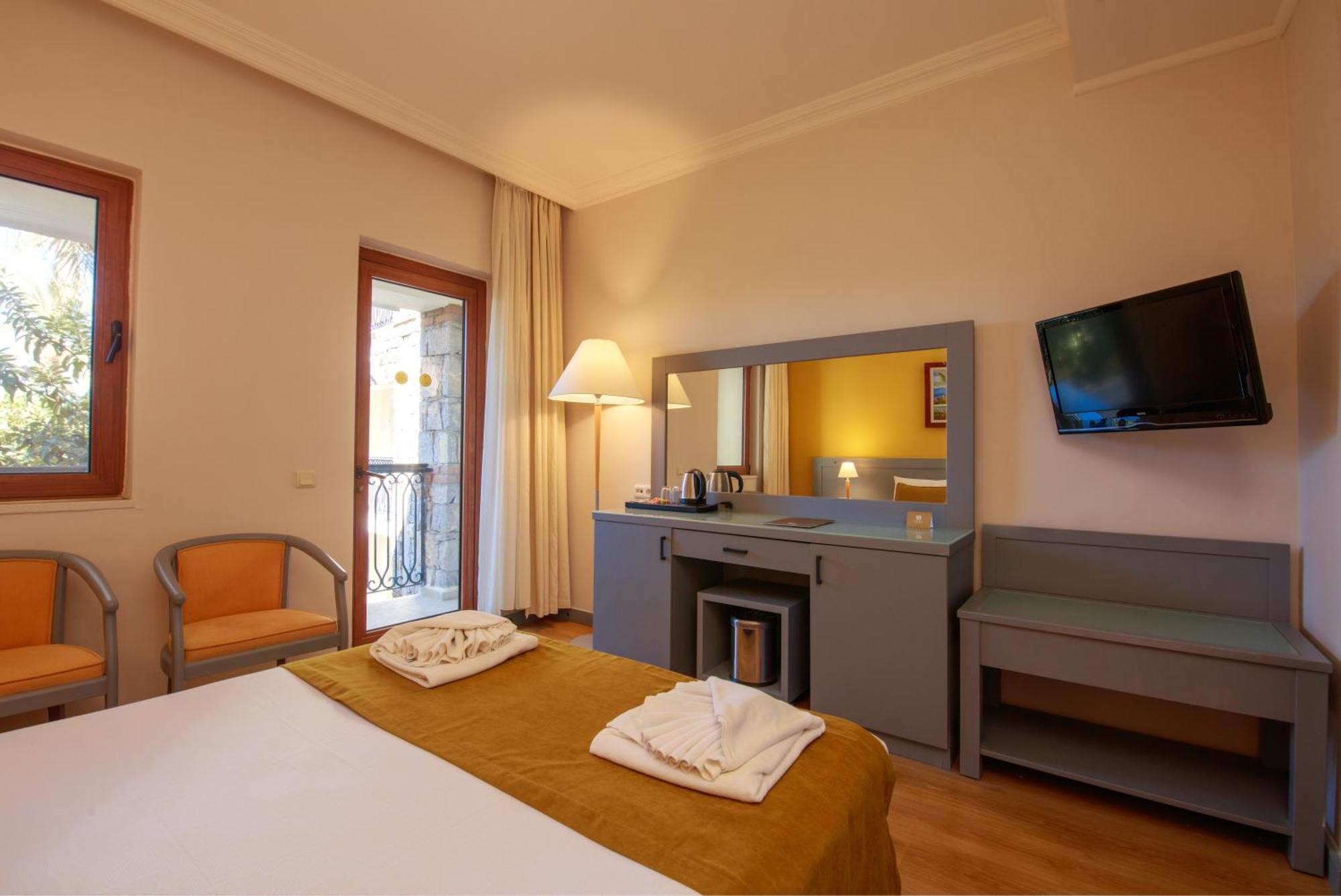 Orka World Hotel & Aquapark Ölüdeniz Extérieur photo